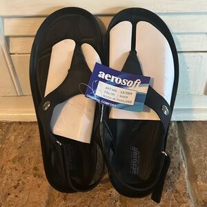 Aerosoft Tuck Comfortable
Slingback Sandals Hook Loop